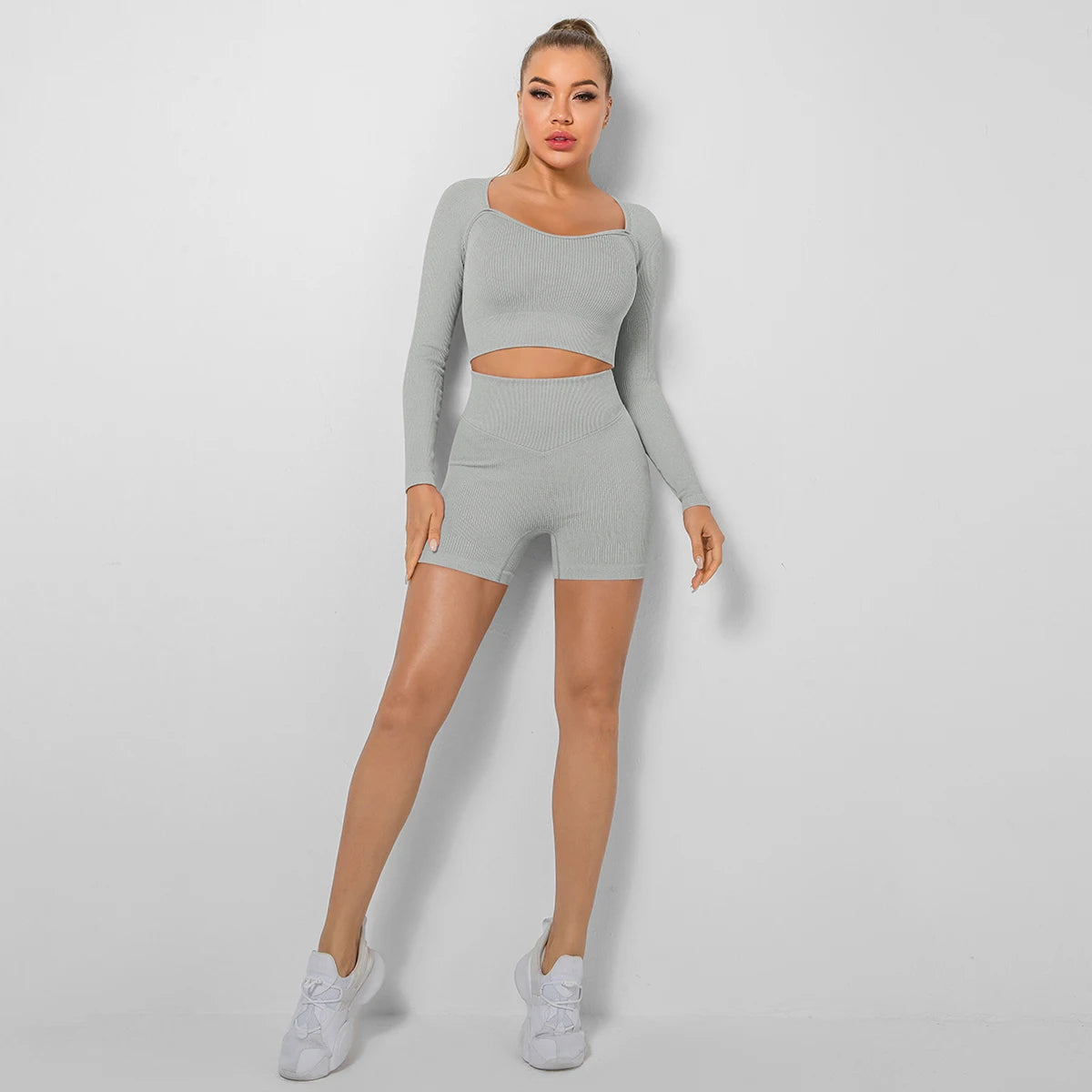 2-Piece Seamless Set – Crop Top & Shorts