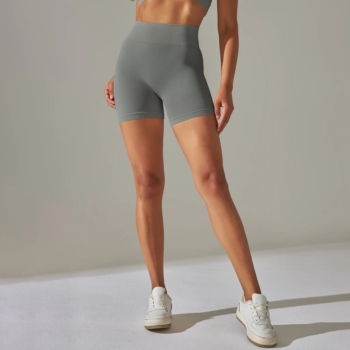 High-Waist Seamless Shorts – Supportive & Comfortable