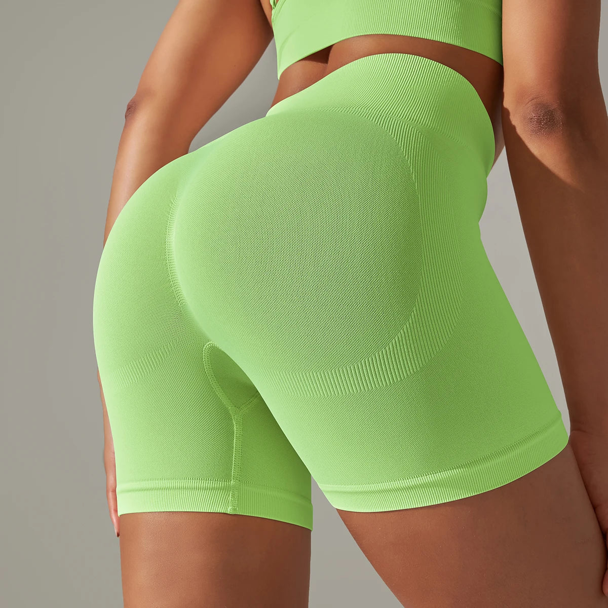 High-Waist Seamless Shorts – Supportive & Comfortable