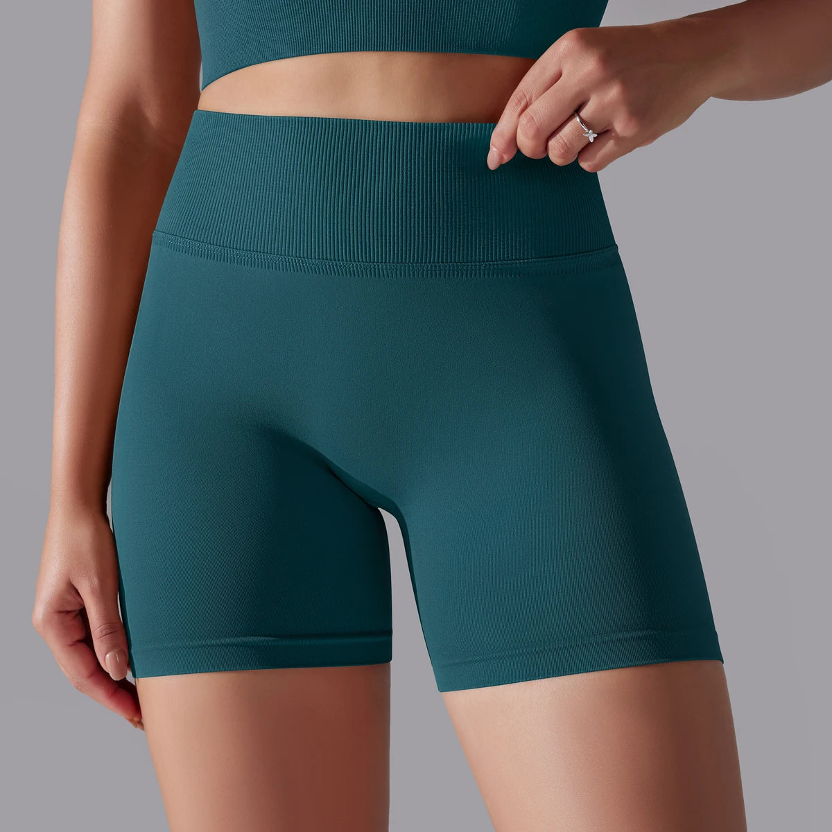 High-Waist Workout Shorts – Comfortable & Supportive Fit