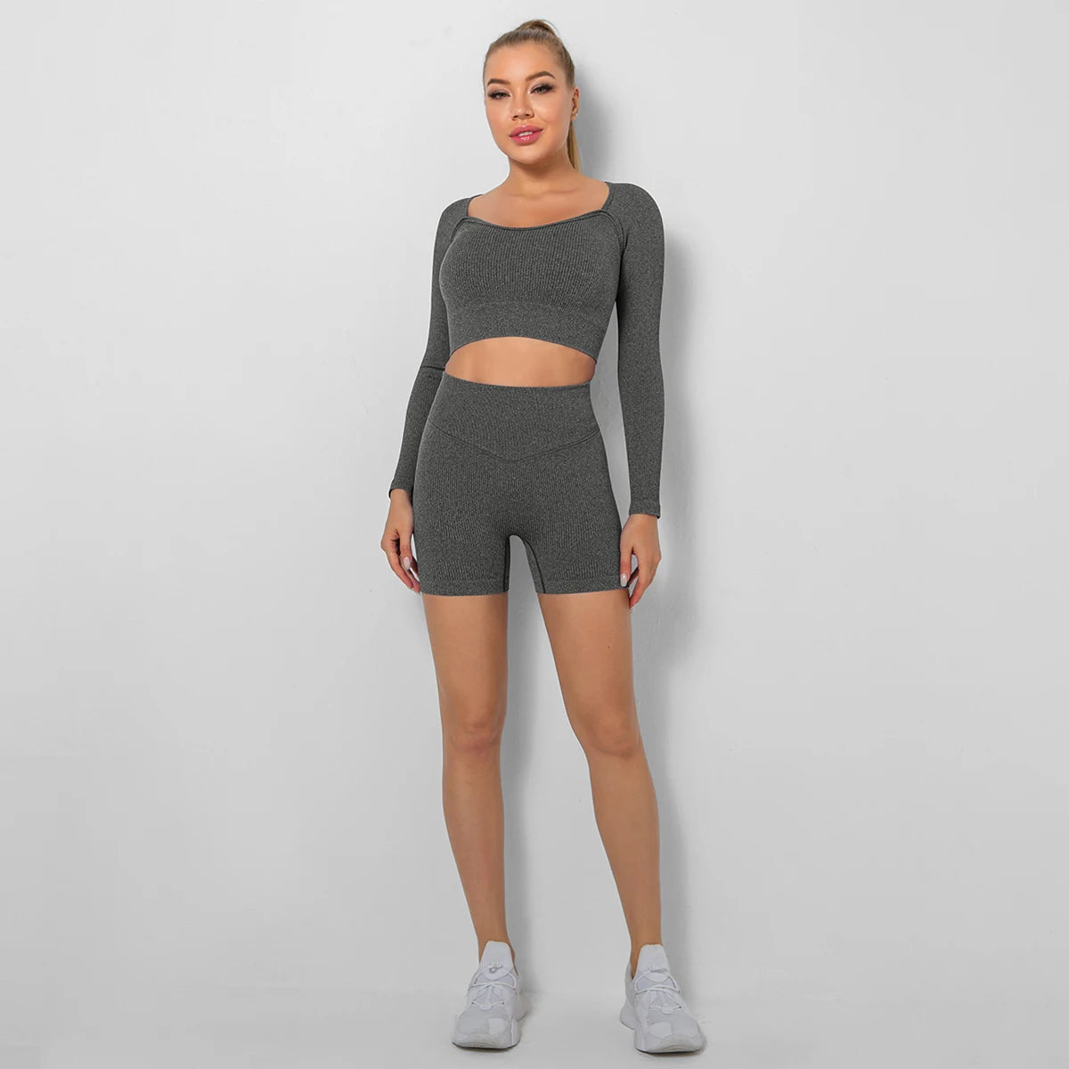 2-Piece Seamless Set – Crop Top & Shorts